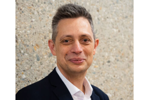 Portrait photo of Prof. Max Hendriks